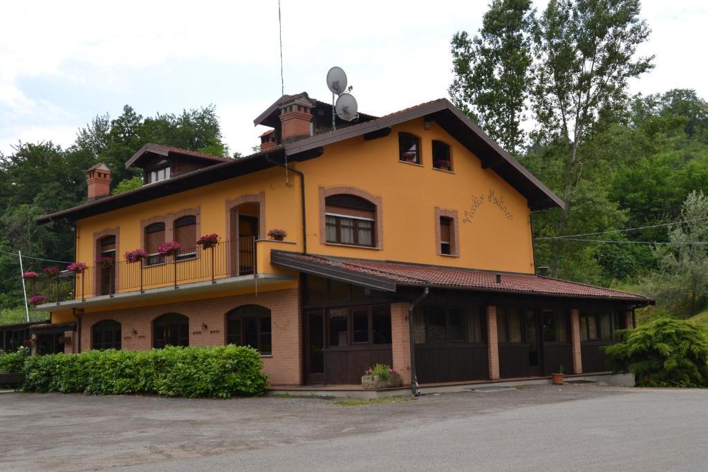 Bed and Breakfast Trattoria Vecchio Mulino Niella Tanaro Exterior foto