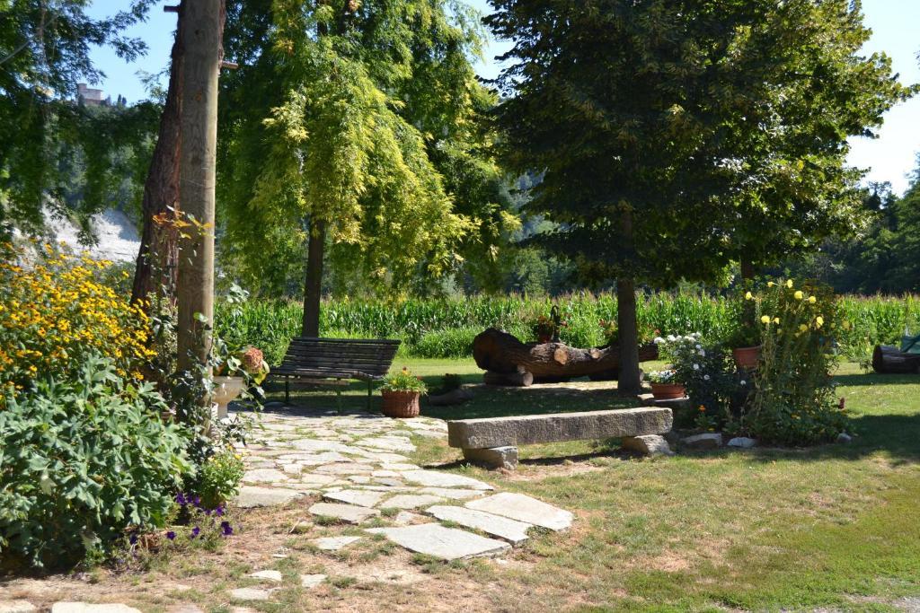 Bed and Breakfast Trattoria Vecchio Mulino Niella Tanaro Exterior foto