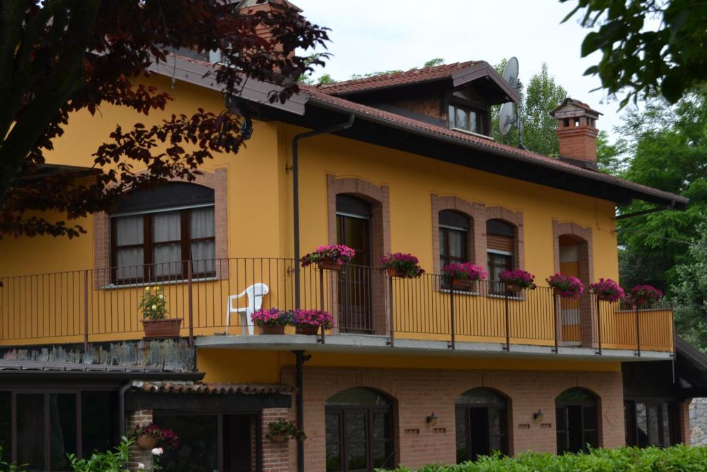 Bed and Breakfast Trattoria Vecchio Mulino Niella Tanaro Exterior foto