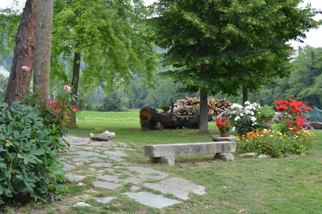 Bed and Breakfast Trattoria Vecchio Mulino Niella Tanaro Exterior foto